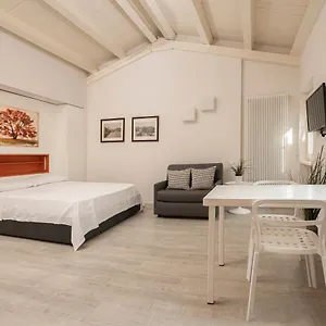 https://vicolo-zini-apartments.hotelinveneto.com