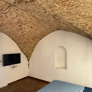 https://la-casina-52100.it-tuscanyhotel.com